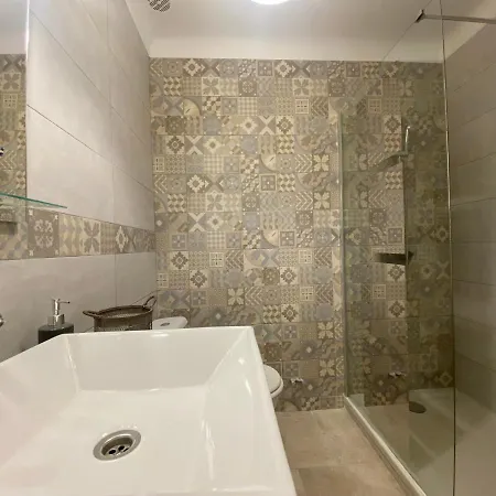 Carina Hotel Apt
