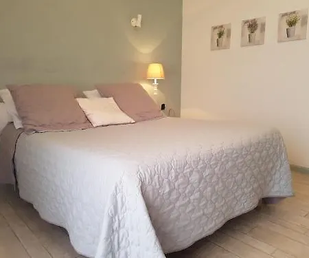Carina Hotel